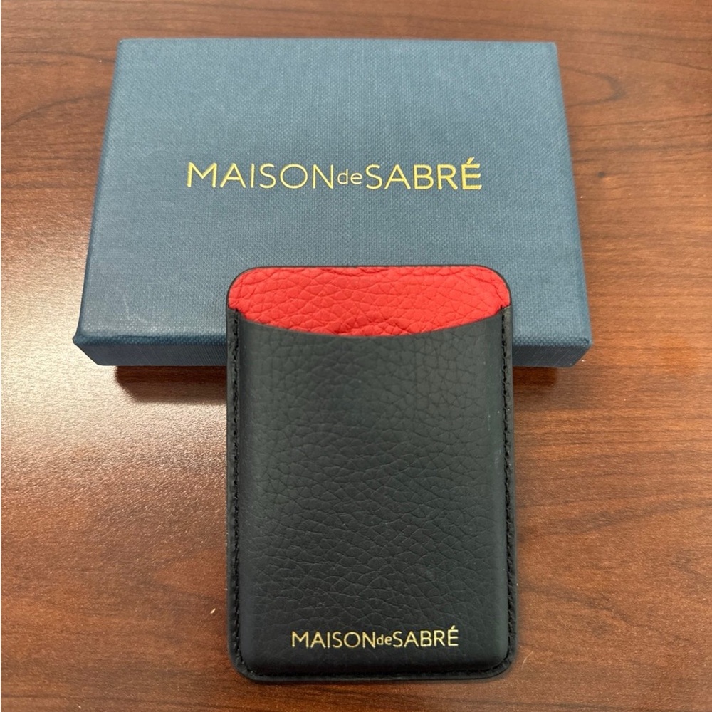 Maison de Sabré magnetic wallet